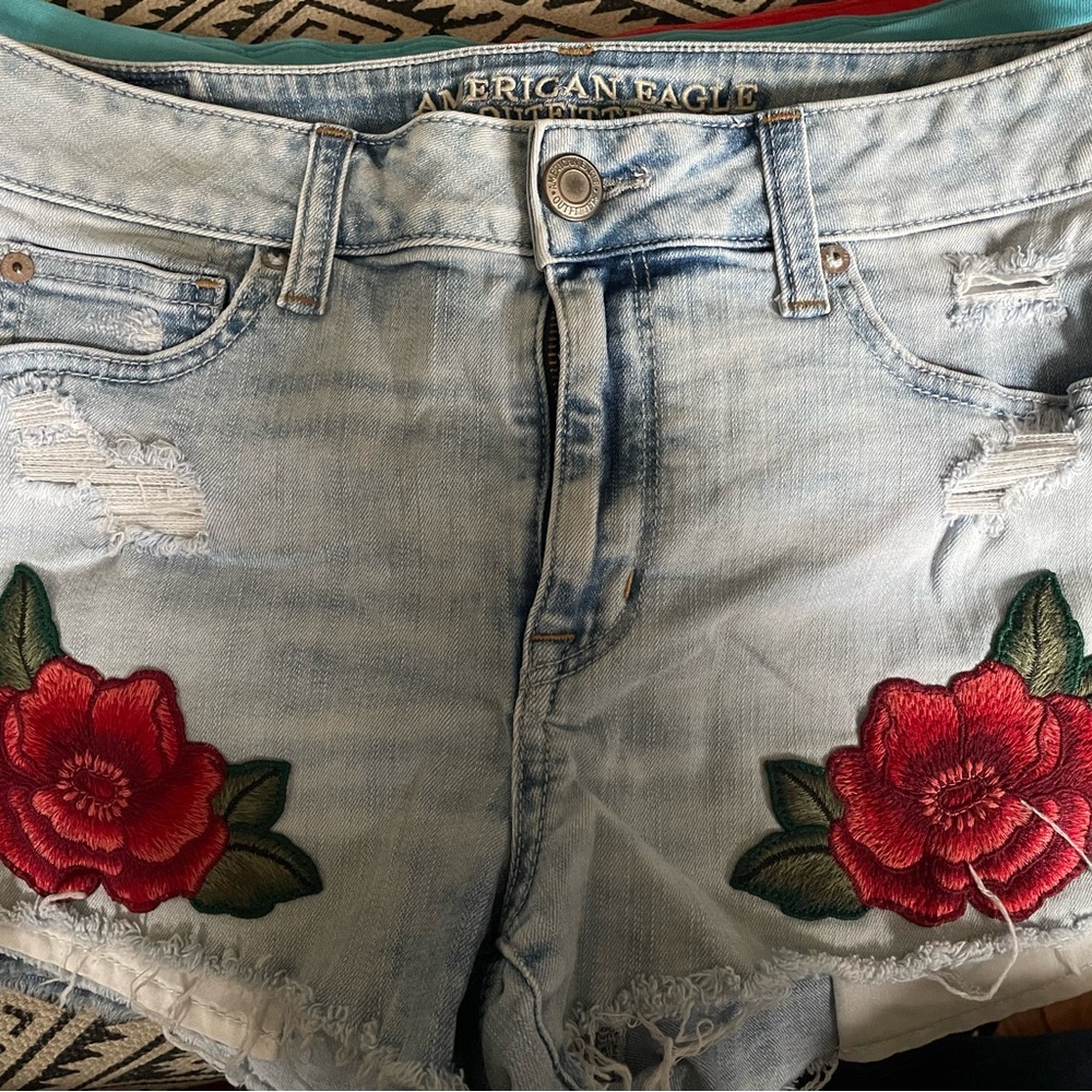 Four BLANKNYC, One American Eagle shorts. Size 10, 30, 31(x2), 32. Soft & comfy.